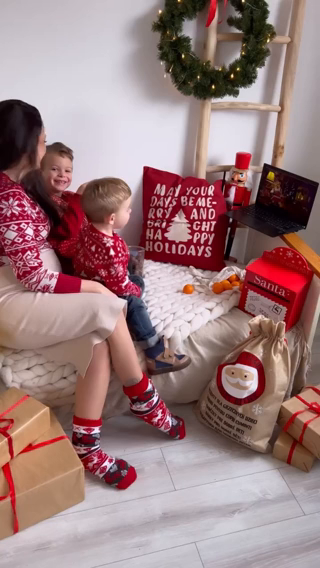 FIZ UMA ELFA DE NATAL POR ENQUETES! 